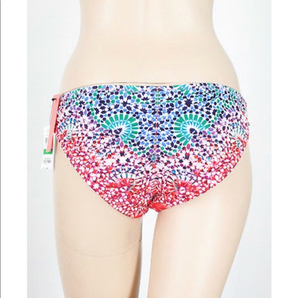 Super cute bikini👙 bottom - Picture 2 of 7